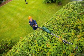 BOSCH Nůžky na živý plot AKU teleskopické UniversalHedgePole - 5