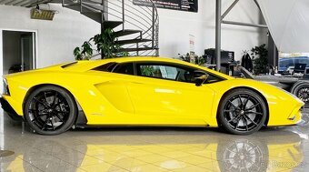 Lamborghini Aventador LP 740-4 - 5