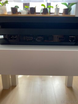 Playstation 4 Pro + Dualshock ovladač - 5
