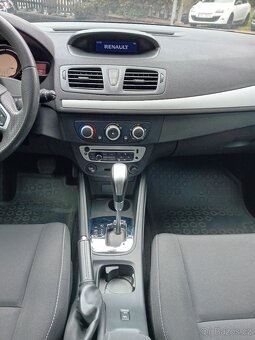 Renault Megane III GRAND - 5