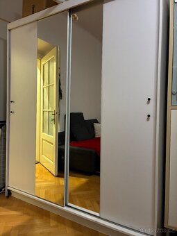 Šatní skříň - 5