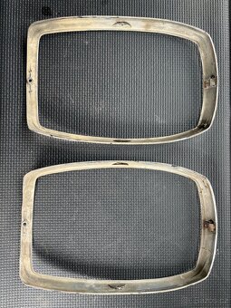 Mercedes W114/115 - světla a rámečky, těsnící gumy - 5