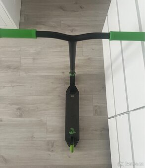 prodám Chilli base scoot freestyle koloběžku - 5