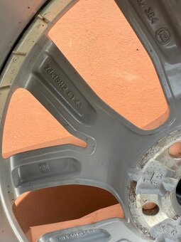 ALU disky original VW 5NA601025B 7jx18 et 43 + 235/55 r18 - 5