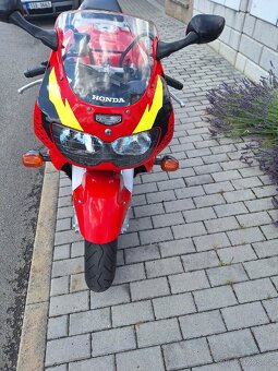 Honda cbr 900rr (sc33) - 5
