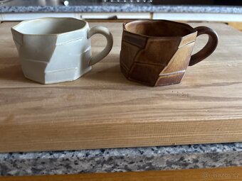 Brousene české sklo, stylové keramické hrnky - 5