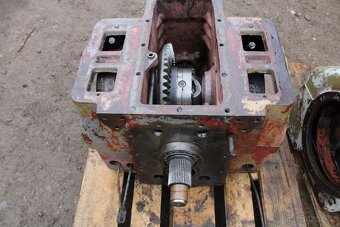 Zetor 6911 rozvodovka diferenciál - 5