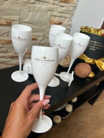 Moet Chandon - bile sektovky - 5