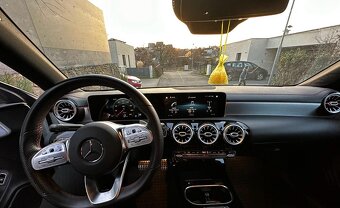 Mercedes Benz CLA - 5