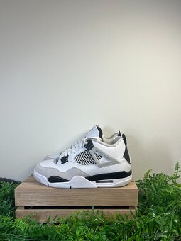 Air Jordan 4 Retro "Military" - 5
