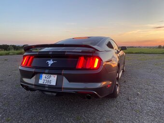 Ford Mustang - 5