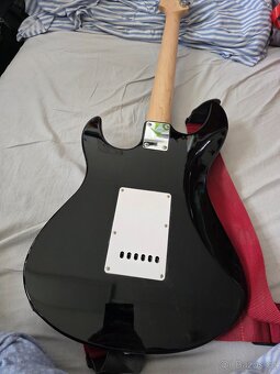 Yamaha Pacifica 112J BL + Marshall Code 25 (25W) - 5