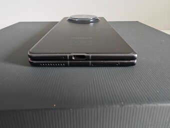 Honor Magic V3 + bezdrôtová nabíjačka - 5