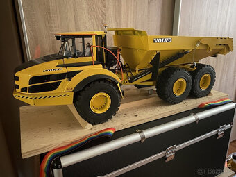 RC4WD JD Dumper 114 E450C Sklápěč RC Hydraulický - 5