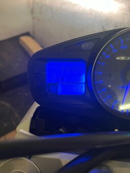 Suzuki GSR600 - 5