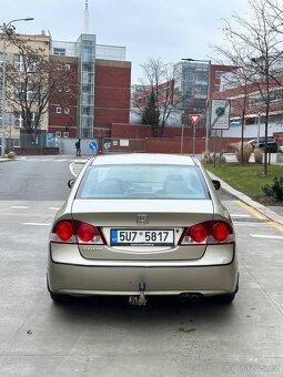 Honda Civic 8 Sedan - 5