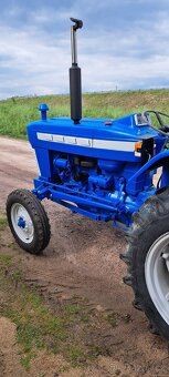 Traktor Ford - 5