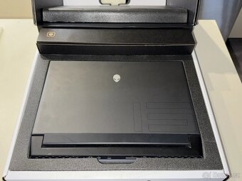 Prodám Dell Alienware M15 R3 - 5