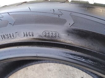 Prodám zánovní zimní pneu GoodYear 235/50/19 - 5