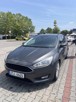 Ford Focus 1.0 92kw EcoBoost šedá metalíza - 5