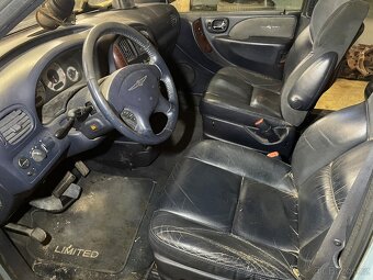 Chrysler Town & Country 3.8 4WD Limited - 5