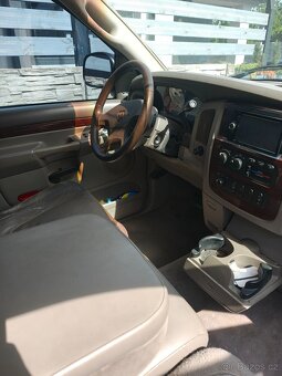 Dodge ram 1500 lifted mnoho úprav LPG  6ti místná kabina - 5