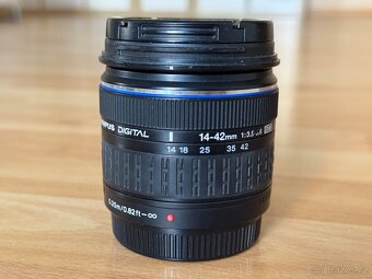 Olympus E-520 + 2 objektivy + příslušenství - 5