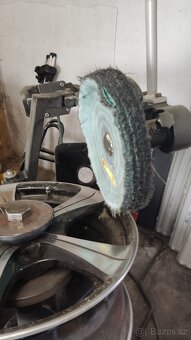 Leštící stroj na ALU disky - 5