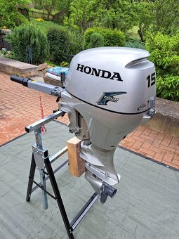 Motorový člun Honda 320 cm, 15 HP - 5