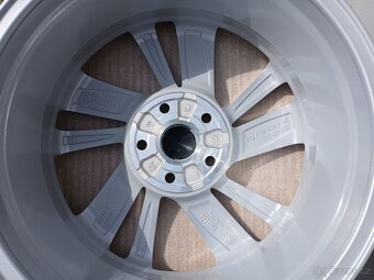 Pěkná nová orig alu Škoda Octavia 4, Nevis 17" - 5