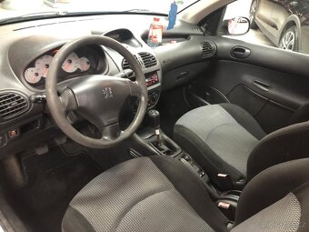 Peugeot 206 1,1 benzin 44kw/60k r.v. 2002 - 5