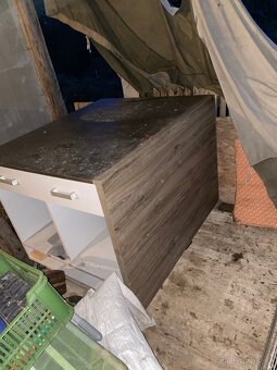 Stůl s nerezovou plochou - 5