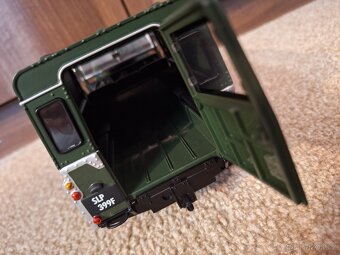 Land Rover 1:18 - 5