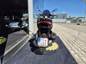 Aprilia SR GT 200 - 5