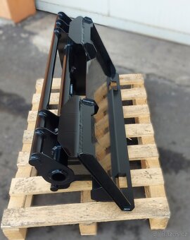 Adapter JCB, bobcat stroj pro EURO traktor, čelní nakladač - 5