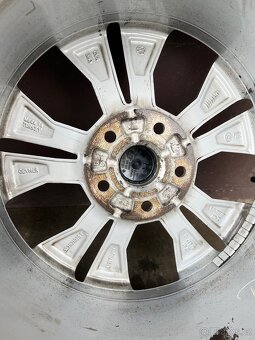 Alu kola volkswagen 5x112(r17,235/45) - 5
