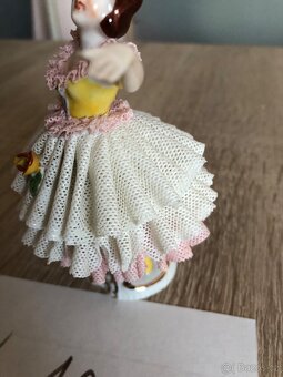 soška zahradnice, tpačníka Royal Dux mala soška - 5