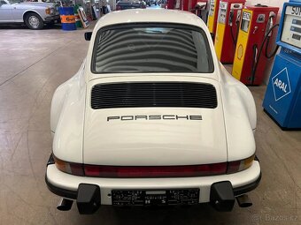 Porsche 911 Carrera z roku 1988 - 5