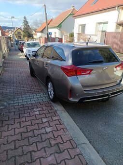 Toyota Auris TS(kombi) 1.4 diesel 2013, do provozu 4/2014 - 5
