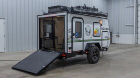 Offroadový obytný přívěs/ přepravník na motocykly NOBO 10.6 - 5