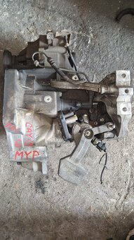 VW skoda motor CXX a CLH a DCX 1,6 CR TDi 158000km - 5