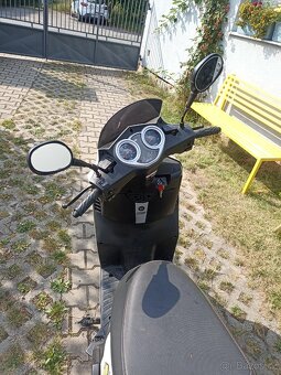Skútr Benelli CafeNero 125 - 5