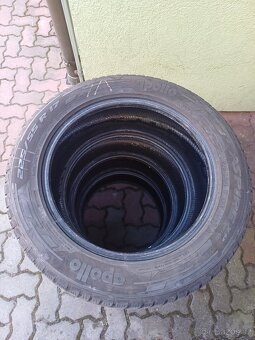 Prodám sadu zimních pneu 225/55R17 Apollo - 5