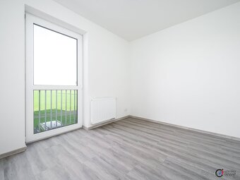 Pronájem bytu 2+kk s balkónem a parkovacím stáním, Dašice - 5