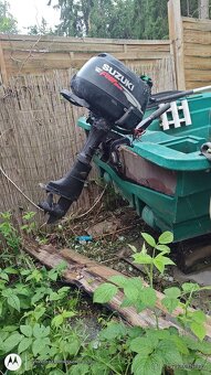 Rybářská plastová pramice s motorem - 5