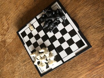 Cestovní hry Šachy a Backgamon - 5