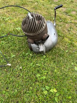 Motor Jawa Pérák 250 - 5