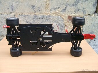 Kyosho FERRARI F1 2004 De Agostini R/C 1:8 - 5