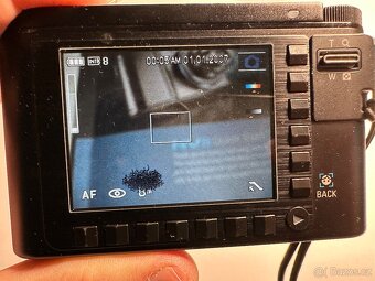 Samsung NV8 - 5