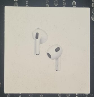 AirPods (3. generace) s MagSafe nabíjecím pouzdrem - 5